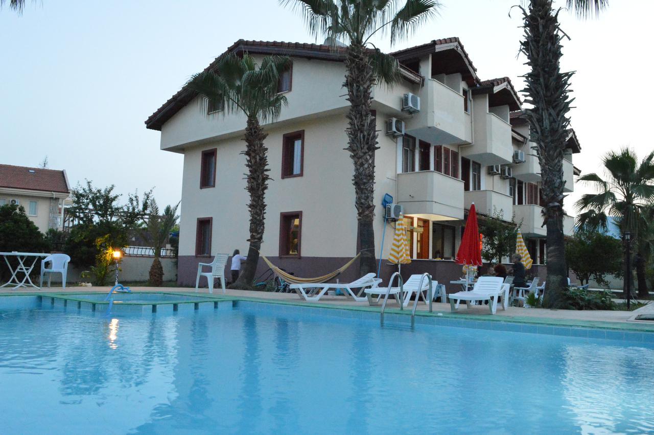 Erasmus Apart Hotel 达利安 外观 照片
